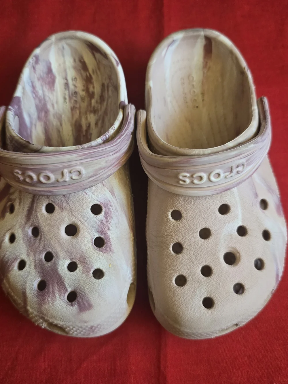 ​Crocs Classic Marbled Clogs – Toddler / Child Size 10 Mauve & White Quartz Swir
